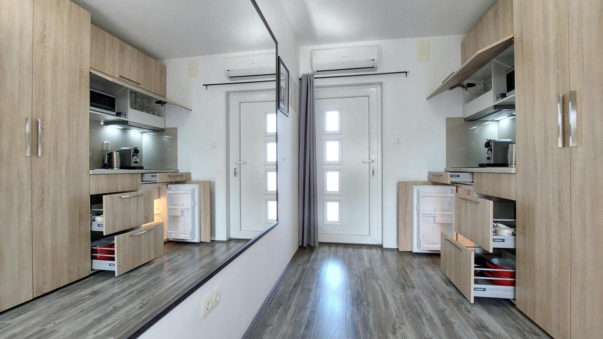 Apartment Refresh Boutique *